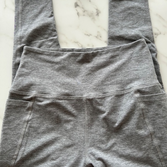 Beyond Yoga Peloton Out of Pocket Side Pocket Gray Yoga Pants Leggings Medium - Picture 6 of 11